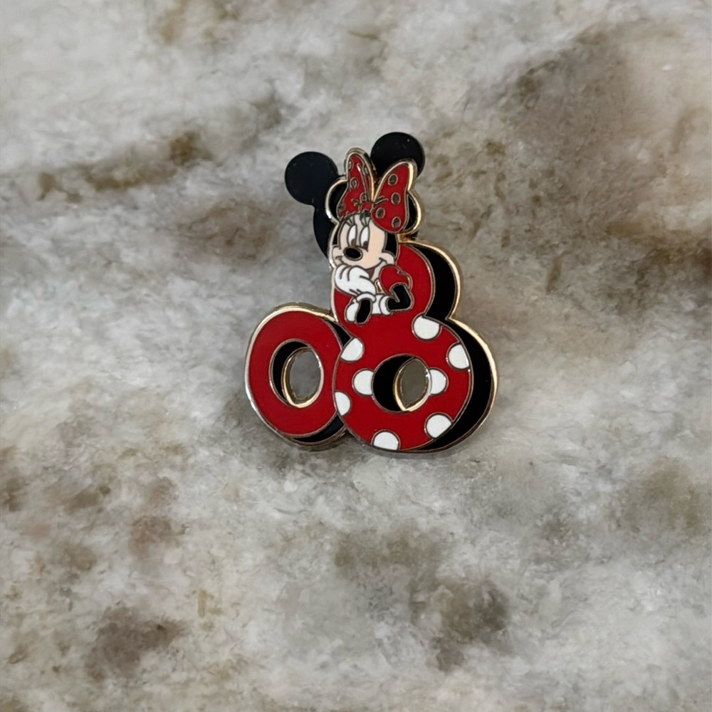 Disney 2008 Minnie Mouse pin